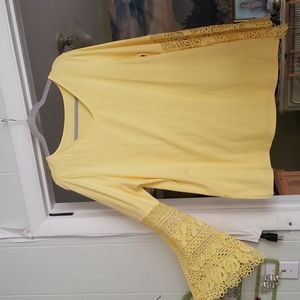 Yellow lace long sleeve blouse. Kim Gravel. BELLE. Nwot.